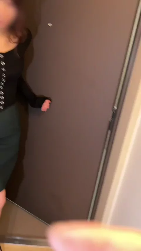 🔥寝取られスワップ貸し出しサークル🔥👿シークレットSecret👿 セレブ妻AKIさん、初めてのヤリ部屋で洗ってないチ○ポを即尺 シーン7（3:28）