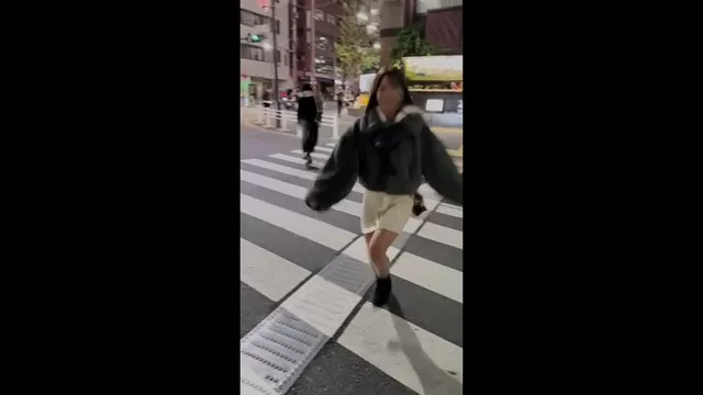 カズトラ🐯あそびにん 【完全顔出し】正真正銘の元メジャーアイドルの爆美女と密会してきました シーン2（21:26）