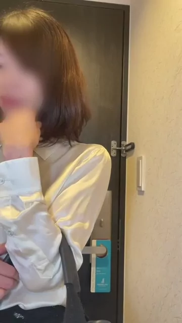 🔥寝取られスワップ貸し出しサークル🔥👿シークレットSecret👿 【未公開映像】セレブ妻AKIさんと白昼の密会　臨場感あふれるスマホ画角アングル シーン9（12:43）