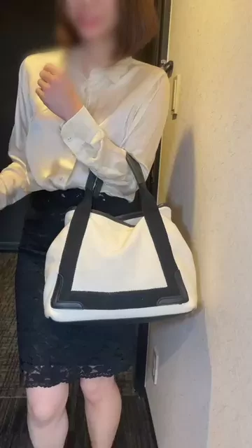 🔥寝取られスワップ貸し出しサークル🔥👿シークレットSecret👿 【未公開映像】セレブ妻AKIさんと白昼の密会　臨場感あふれるスマホ画角アングル シーン5（6:44）