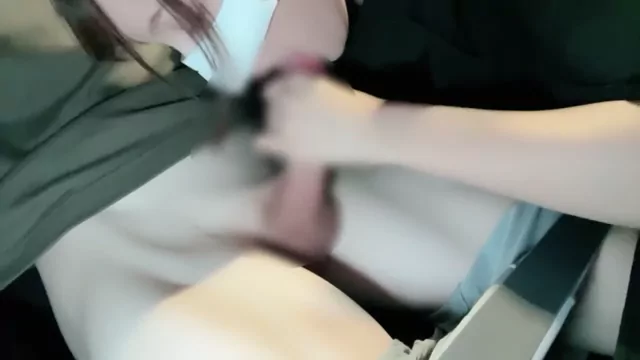 搾精士ゆずき@男の快楽研究 車の中で口淫搾精 シーン3（3:25）