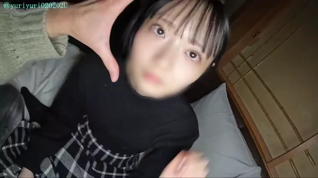 ユーリ 【顔出し】最近初めてできた彼氏とのエッチが痛すぎてトラウマで他の子みたいに気持ちよくなりたいって会いに来てくれたクール系S級美女ちゃんの初中イキも初中出しも貰ってきた。 シーン1（1:51）