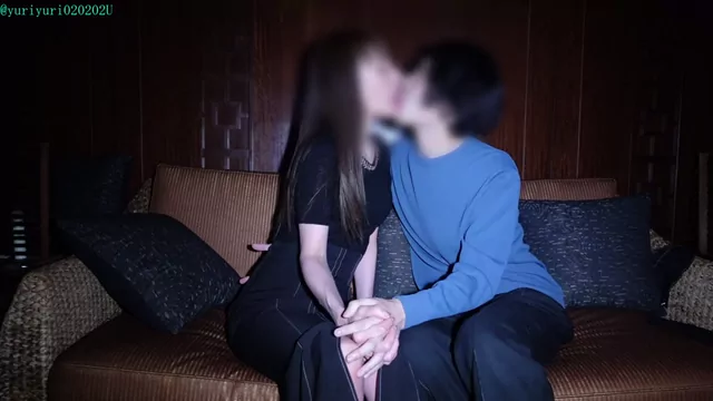 ユーリ 身長170の細身美女ちゃんとお泊りハメ撮り シーン9（22:20）