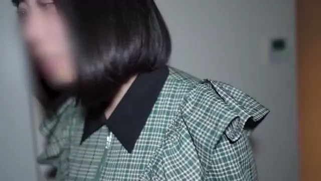 つばさ❗️【メス親と彼女と素人女】 【完全顔出し】弟の彼女がデリヘルで働いてたから指名しました。弟にバレたらやばいので身バレ即削除です シーン4（11:02）