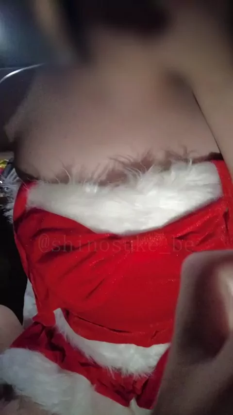 しんのすけ 爆乳おっぱいにサンタコスさせた日の動画 感度良くて途中でイキ狂いモードに突入したのでカメラおいてせっくすに没頭しちゃった シーン1（0:22）