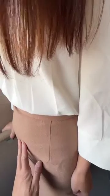 🔥寝取られスワップ貸し出しサークル🔥👿シークレットSecret👿 【スマホ縦動画】セックスレス貸し出され妻 美佳さん　性癖マッチングアプリでサークル初参加 耳元で言葉攻めすると大量潮吹き 生中出し シーン12（27:08）