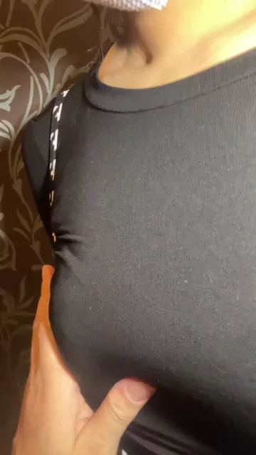 🔥寝取られスワップ貸し出しサークル🔥👿シークレットSecret👿 【スマホ縦動画】垂れ乳Mikaとハプバーへ行く前にラブホで即尺 シーン6（2:26）