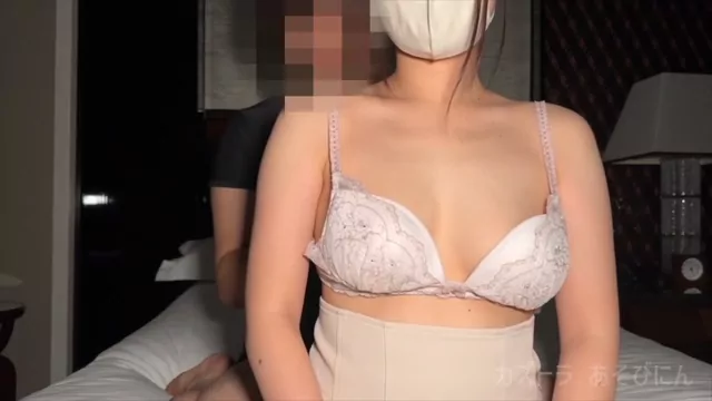 カズトラ🐯あそびにん 【マスク顔出し】彼氏持ちの坂道系美女「しおりちゃん」と高級ホテルでの密会映像。 シーン15（52:30）