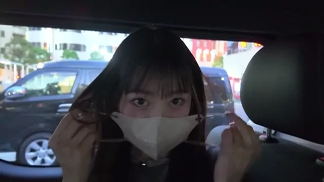 さもあり監督 伝説の裏垢女子、再び。野生の超ド変態は相変わらず４P、連続中出し、野外露出なんでもあり！おかえりさなちゃん。笑 シーン1（3:19）