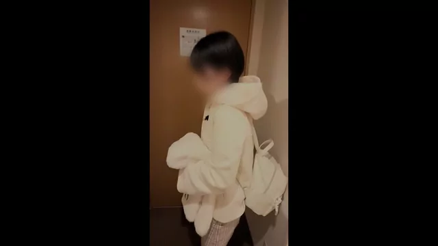 カズトラ🐯あそびにん 【完全顔出し】エロいこと大好きな性欲バカ強い看護師（21）とバチボコ中出し密会 シーン14（149:25）
