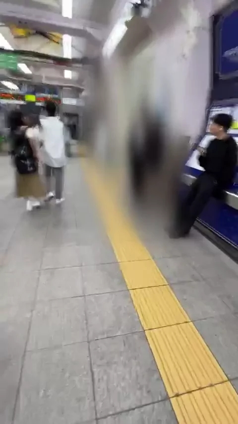 🔥寝取られスワップ貸し出しサークル🔥👿シークレットSecret👿 旦那さん公認でサークルへ加入してくれた優花さん。旦那さんとサークルメンバーと寝取られ部屋へ来てくれました。 シーン5（1:40）