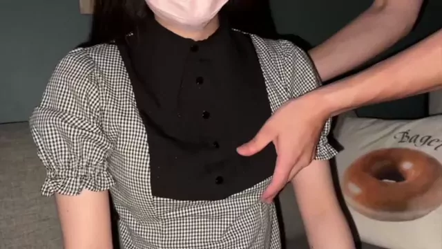 カズトラ🐯あそびにん 【マスク顔出し】腹筋バキバキで大人しい女子大生「かぐらちゃん」と中出しオフパコ。 シーン4（10:27）