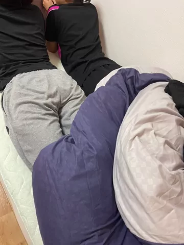 【体育連合会】ガチ体育会女子の裏側！（作り物じゃ意味がない！） Twitter（X）を見ていただいている方は知っていると思いますが、僕の彼女と同じ部活の○○○が以前うちに泊まりに来たんですが、彼女がファンクラブサイトのことをその○○○に話したのがキッカケで、まさかのハメ撮り撮影することになりました！！ シーン4（9:32）