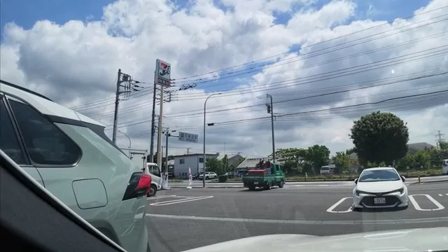 つばさ❗️【メス親と彼女と素人女】 【顔出しで流出】Ｐ活女子懲らしめた。1回目会った時は食事のみ、今回も食事だけだと約束して会いました。結果:車内で雑に中出し シーン2（7:09）