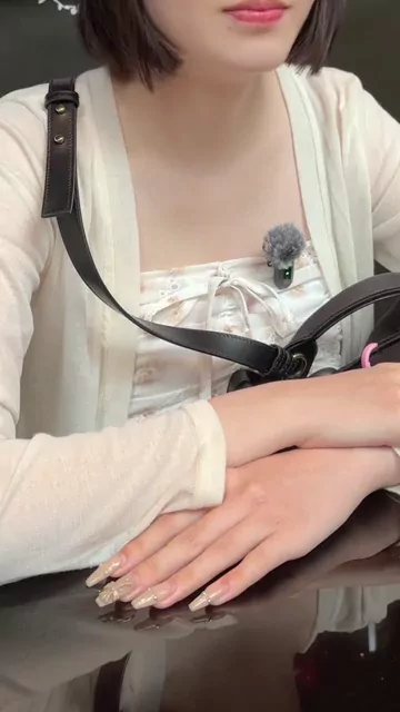 幸せの絶頂から【新婚寝取り屋】 【本編完全顔出し】26歳天然Fカップの新婚さんから「旦那とのセックスが気持ち良くない。私を開発してほしいです。」と連絡を受け、生中出し。 シーン1（2:07）