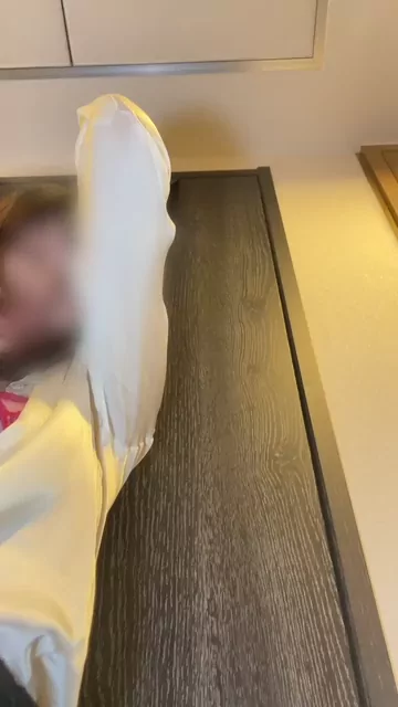 🔥寝取られスワップ貸し出しサークル🔥👿シークレットSecret👿 【未公開映像】セレブ妻AKIさんと白昼の密会　臨場感あふれるスマホ画角アングル シーン14（20:11）