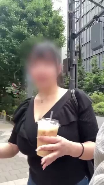 つばさ❗️【メス親と彼女と素人女】 【Ｋカップお母さん】旦那と10歳の息子がいるドスケベＫカップ母ちゃん。 シーン9（60:03）