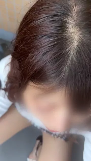 🔥寝取られスワップ貸し出しサークル🔥👿シークレットSecret👿 【主観スマホアングル】令和最強のビラビラおま○こセレブ妻AKI　野外フェラ玄関でマジイキ シーン10（9:55）