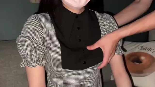 カズトラ🐯あそびにん 【マスク顔出し】腹筋バキバキで大人しい女子大生「かぐらちゃん」と中出しオフパコ。 シーン3（7:28）
