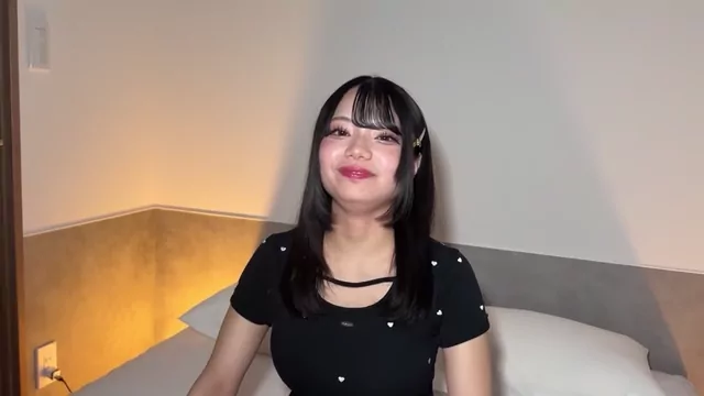 つばさ❗️【メス親と彼女と素人女】 僕の動画に出てくれた素人の女の子を3作品まとめて１本にして12.000円3580円です。 シーン2（18:37）